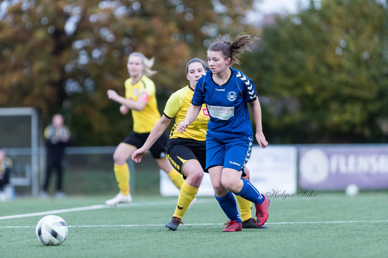 Bild 295 - F SSC Hagen Ahrensburg - SV Frisia 03 Risum-Lindholm : Ergebnis: 2:0